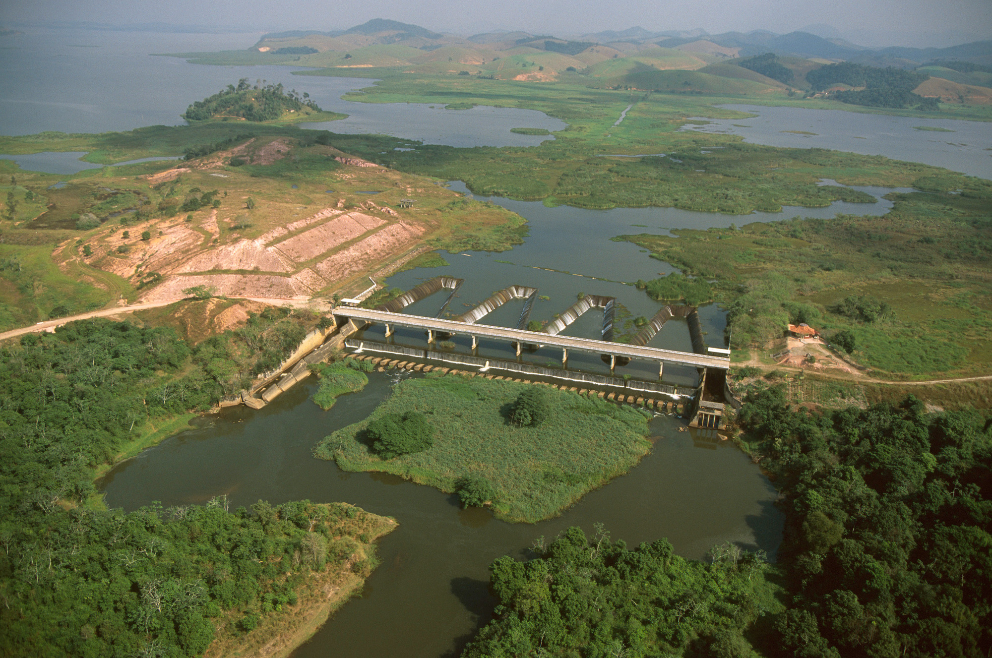 Dam at the main reservoir - © Edward Parker / WWF Dam at the main reservoir