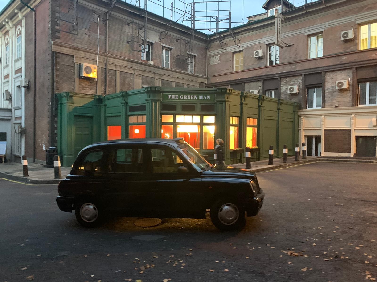 Pub and Taxi
