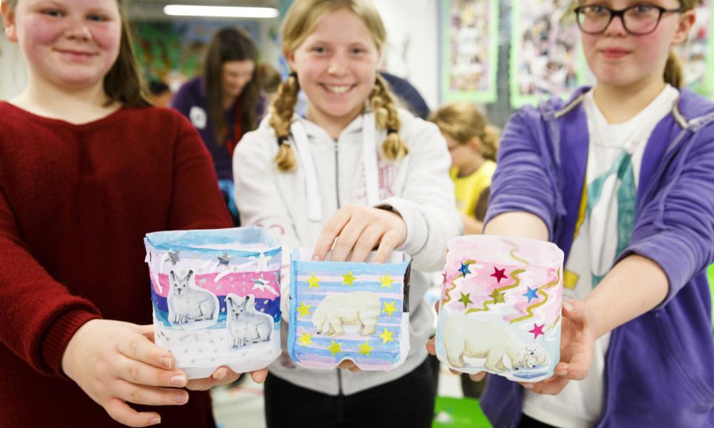 Youth group creating Earth Hour crafts Thumbnail