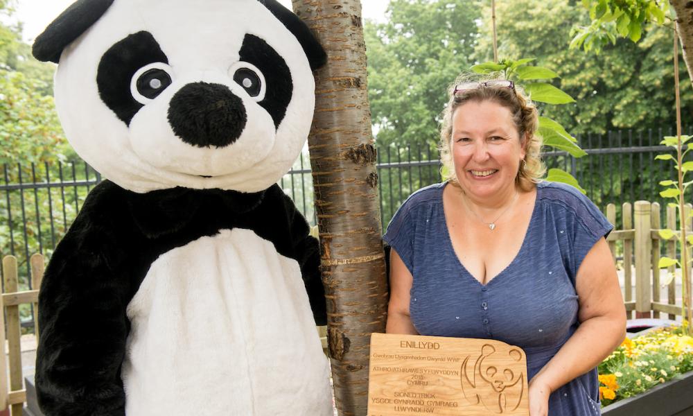 Green Ambassador Teacher of the Year Award 2018. Mrs Trick at Ysgol Gynradd Gymraeg Llwynderw © Richard Stonehouse / WWF-UK