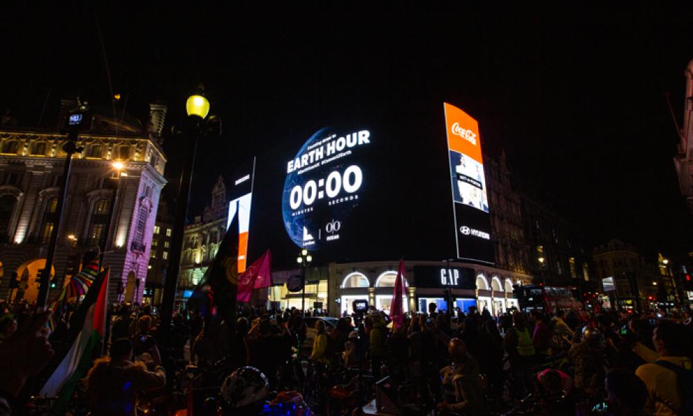 Piccadilly Circus Earth Hour © Lauren Simmonds