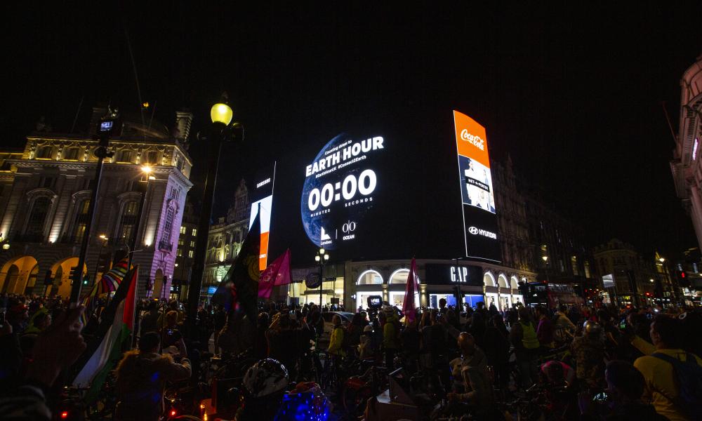 Piccadilly Circus on Earth Hour © Lauren Simmonds