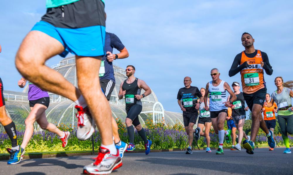 Richmond Half runners in Kew Gardens