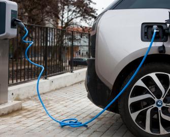 How do I charge my electric car with renewable energy?