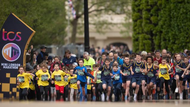 Children running the TCS Mini London Marathon