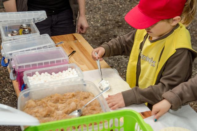 Children learning about Plant2Plate