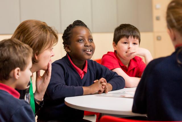 Schools exploring the world of WWF © Richard Stonehouse / WWF-UK