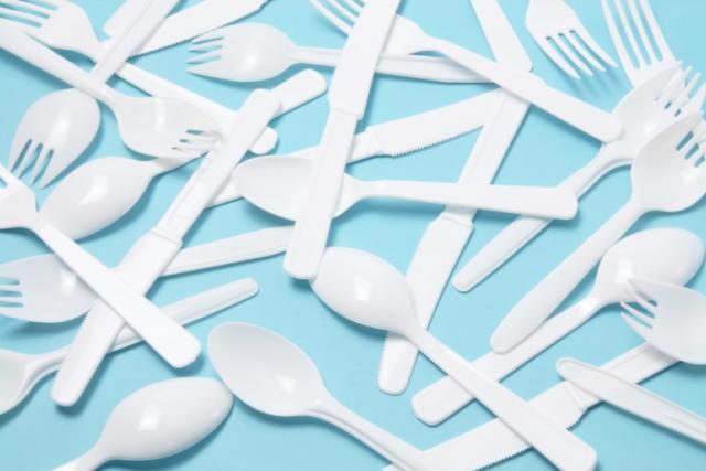 Plastic cutlery
