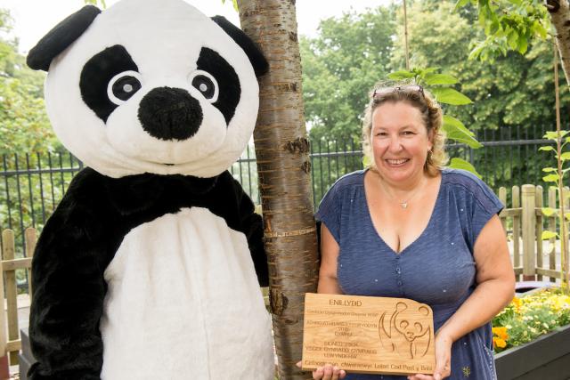 Green Ambassador Teacher of the Year Award 2018. Mrs Trick at Ysgol Gynradd Gymraeg Llwynderw © Richard Stonehouse / WWF-UK