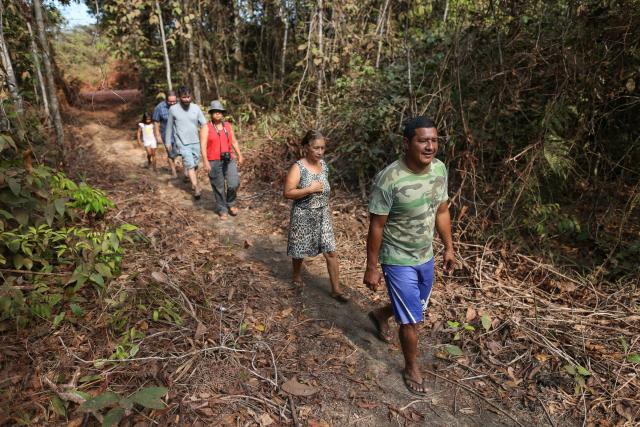 The indigenous leader Nilcélio Jahui shows to the WWF crew his destroyed plantations, damaged by the recent fires of the Amazon. His territory is in the city of Manicoré.