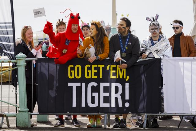 BM10K cheerers in Brighton 