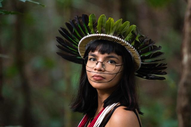 Walelasoetxeige Paiter Bandeira Suruí, known as Txai Suruí, 24 years old, lives in Rondônia, Brazil, and is part of the Deliberative Council of the Kanindé Ethno-Environmental Defense Association.