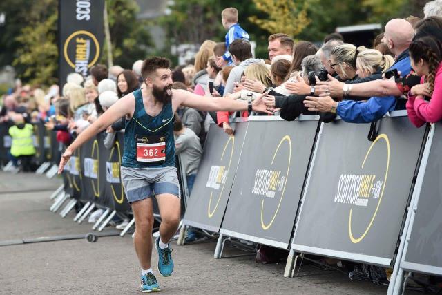 Scottish Half runner and cheerers