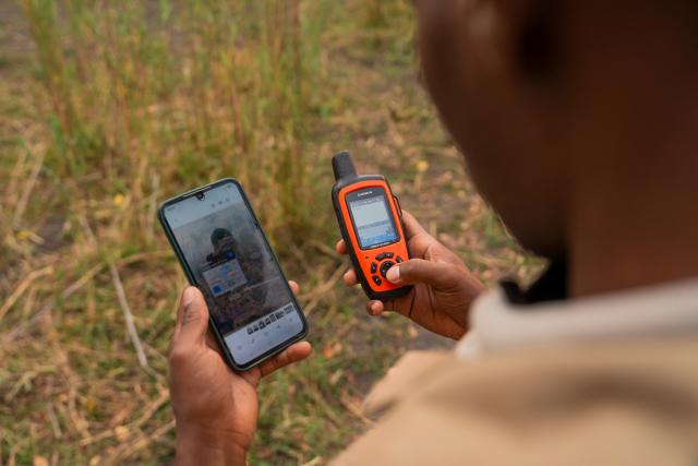 CLAWS Conservancy' Conflict Mitigation Manager, Gobopaone Senatla, tracking lions in NG 12 in the Okavango Delta in Botswana. © WWF-US/Gareth Bentley