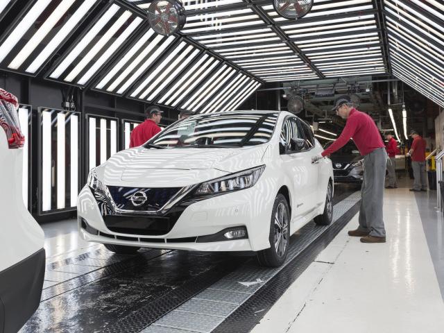 Workers building the Nissan LEAF in Sunderland