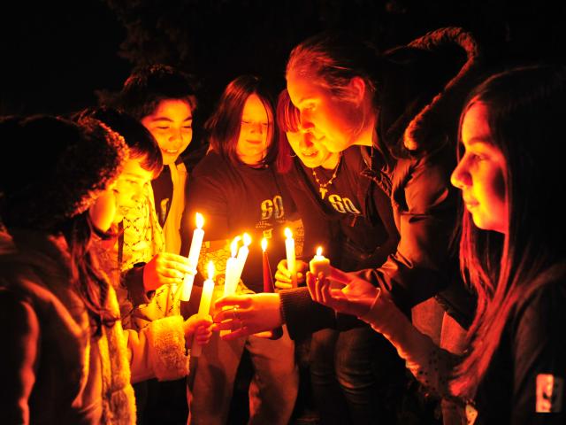 Young people celebrating Earth Hour © WWF-Canada / Frank PARHIZGAR