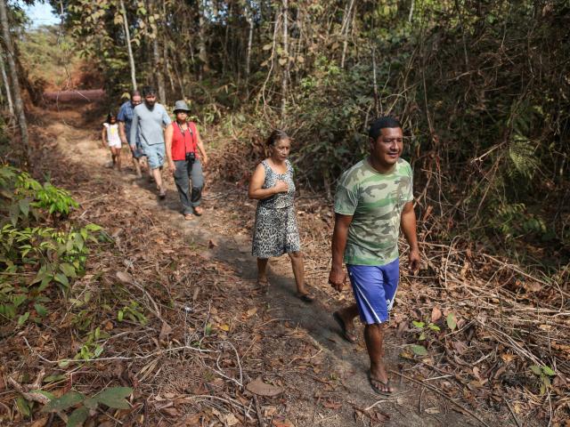 The indigenous leader Nilcélio Jahui shows to the WWF crew his destroyed plantations, damaged by the recent fires of the Amazon. His territory is in the city of Manicoré.