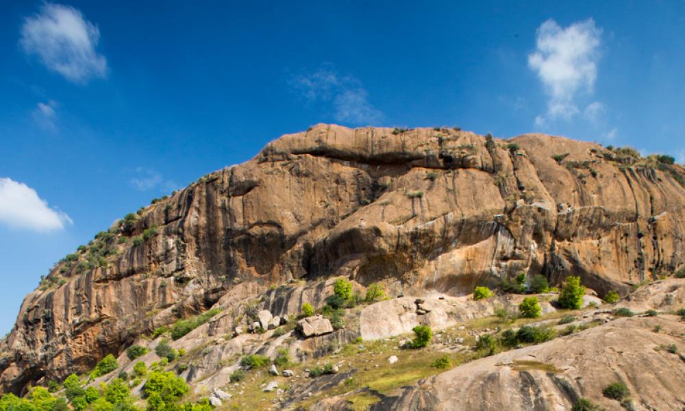 A Granite peak in the Western ghats near Bangalore - © Global Warming Images / WWF