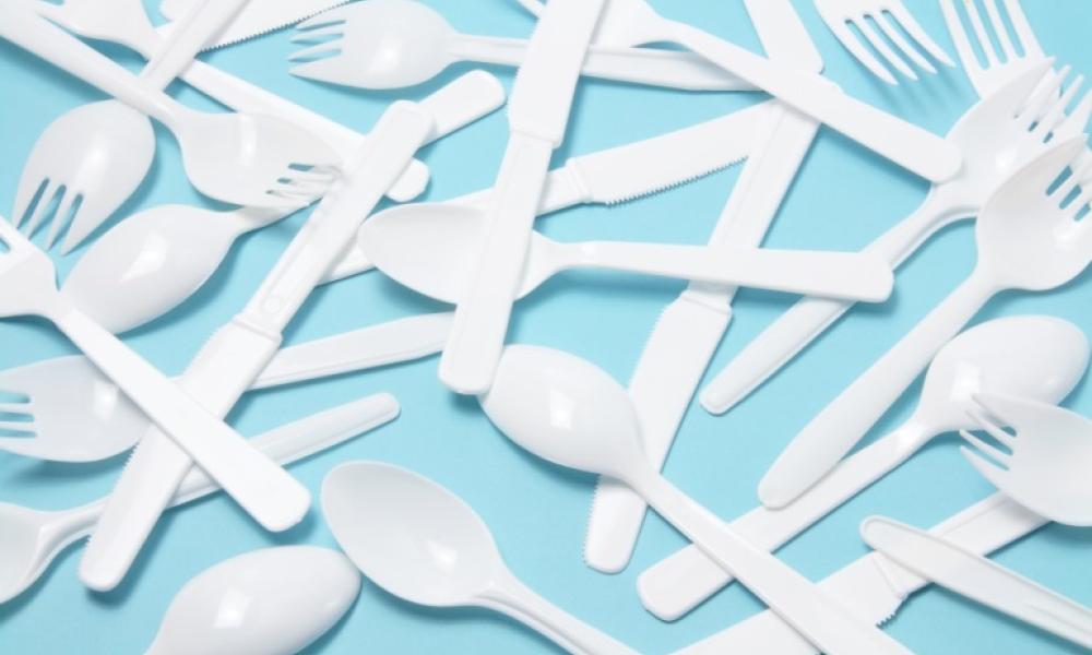 Plastic cutlery