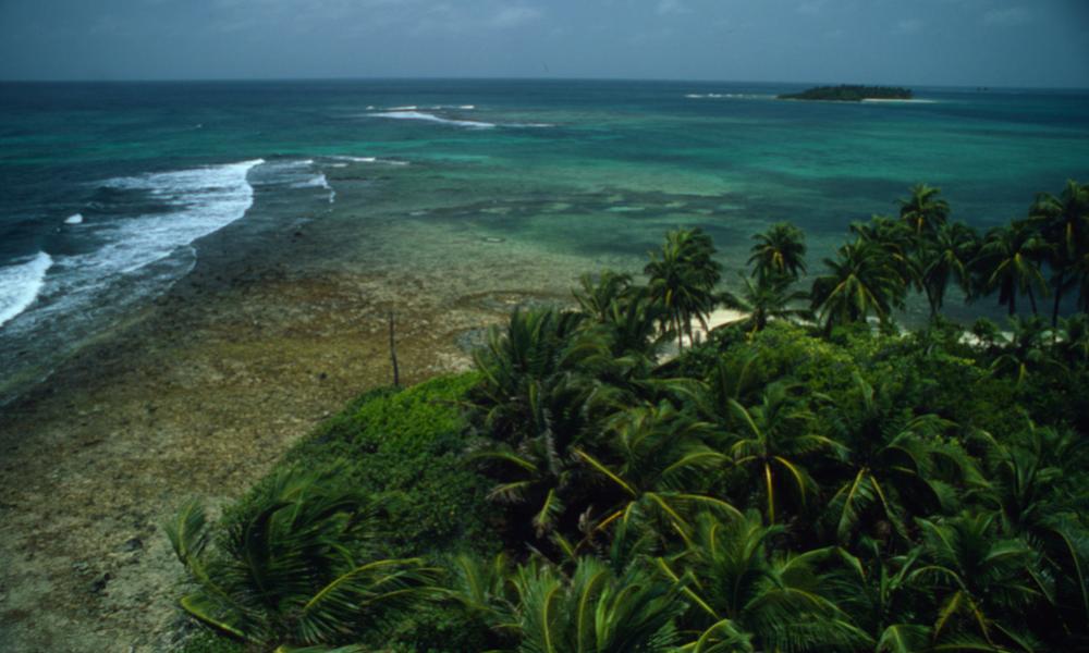 Belize barrier reef Hunting Cay, Sapodilla Cays Belize