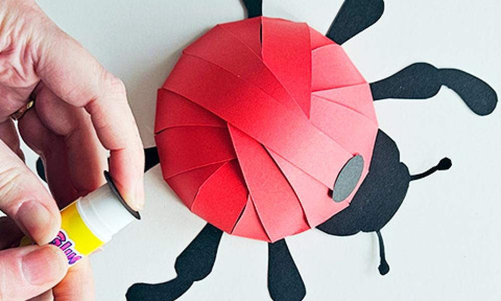 Ladybird-step-5.jpg Ladybird-step-5.jpg