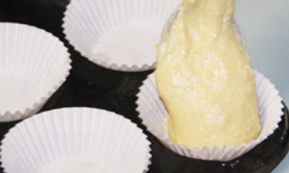 polar bear cubcakes - step 3