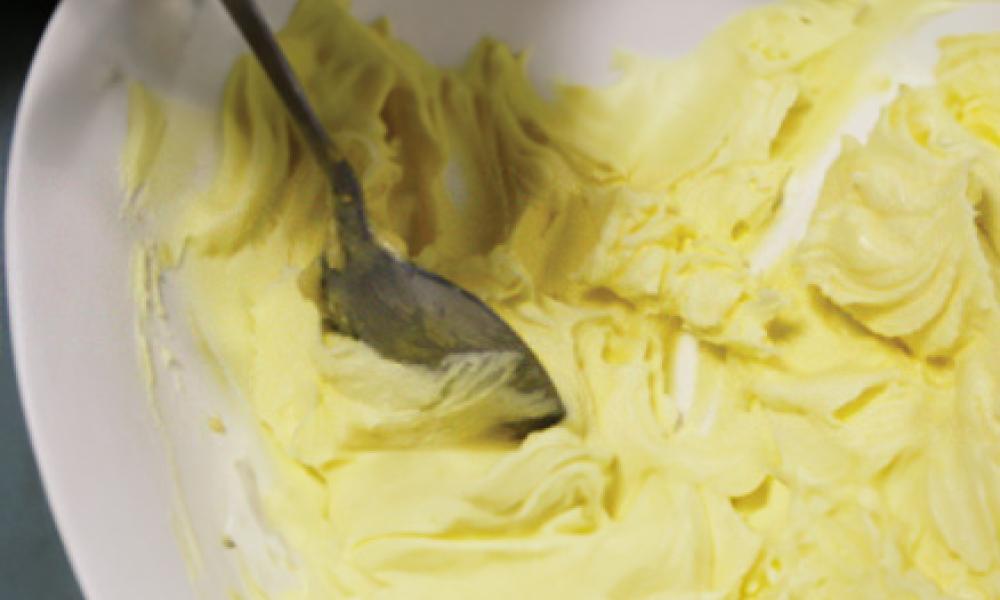 polar bear cubcakes - step 5