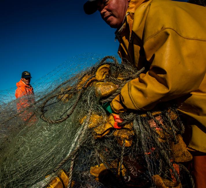 Crew on a fishing boat - © Meridith Kohut / WWF-US Crew on a fishing boat