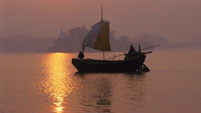 Traditional boat, Ganges river, Kahalgoan, Bihar, India