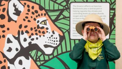 Pupil taking part in the Amazing Amazon workshop at the Living Planet Centre © Richard Stonehouse / WWF-UK