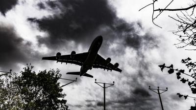 Low flying plane