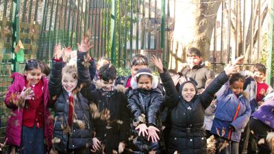 Schoolchildren celebrate their schoolground nature in Leicester