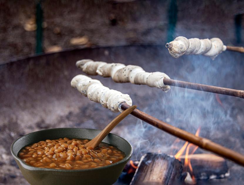 Campfire cooking spicy beans | WWF