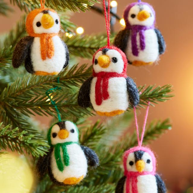 5 Felt Penguin Decorations