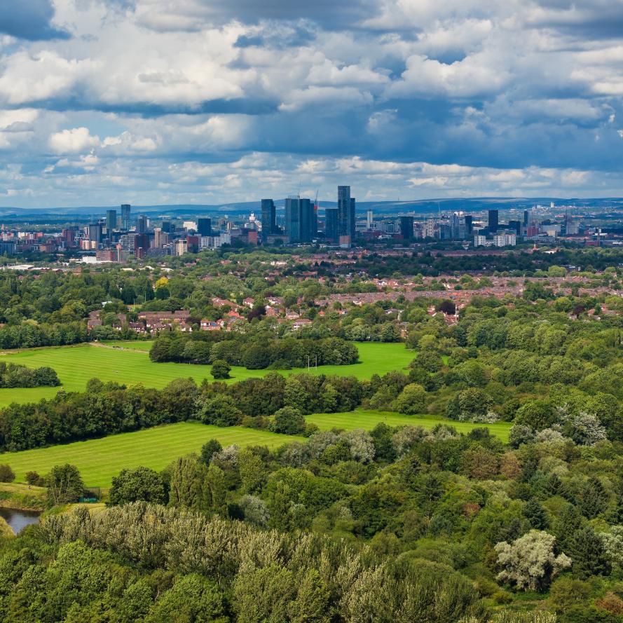 Manchester Skyline as seen from Sale Waterpark - © Bardhok Ndoji / Shutterstock