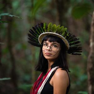 Walelasoetxeige Paiter Bandeira Suruí, known as Txai Suruí, 24 years old, lives in Rondônia, Brazil, and is part of the Deliberative Council of the Kanindé Ethno-Environmental Defense Association.